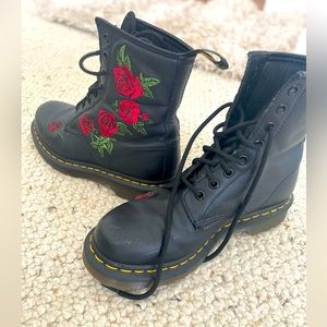 Dr martens, the original boot, Vonda Floral 🌹 . Size 7.